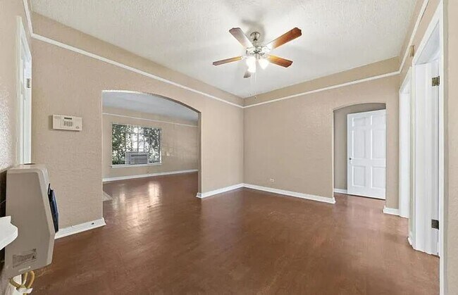 Photo - 268 E Lullwood Ave Unit 1