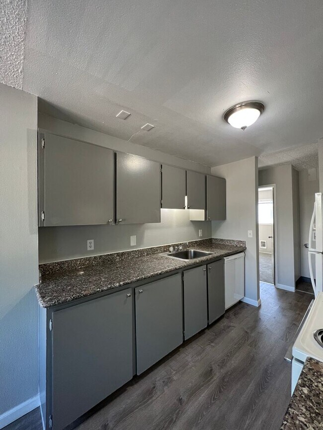 Photo - Executive East