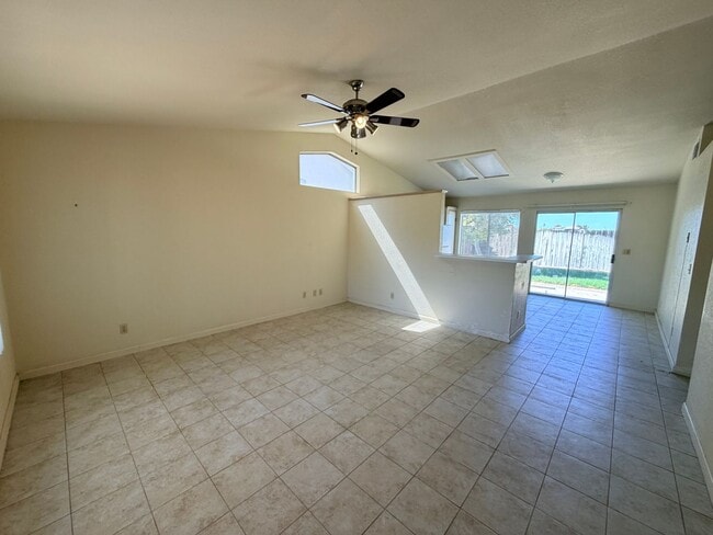 Photo - 1436 Pintail Cir