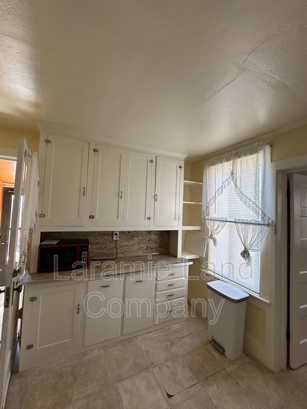 Photo - 154 1/2 North Hodgeman Street