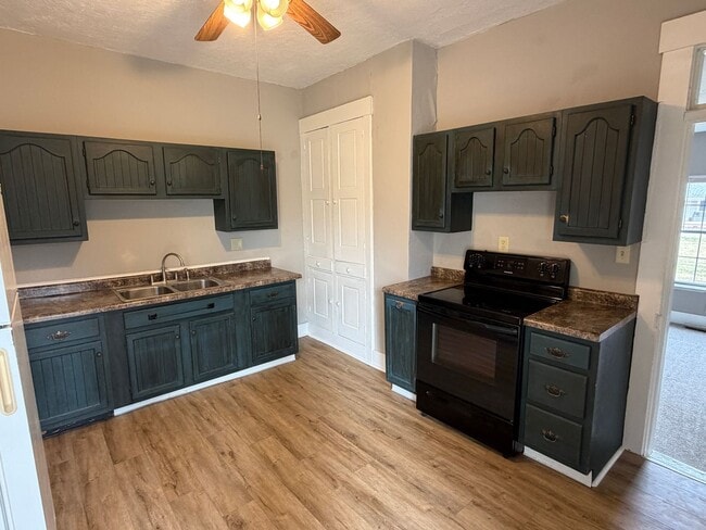 Photo - FordAve12 Unit Apt