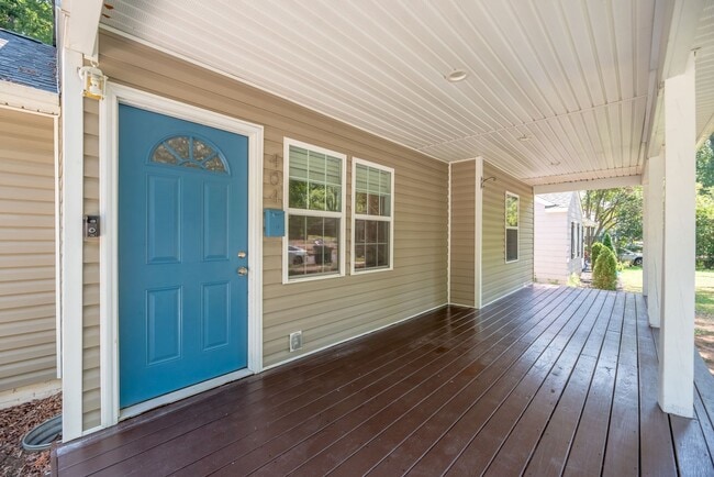 Photo - (Coming Soon) Renovated Home just minutes from Uptown!