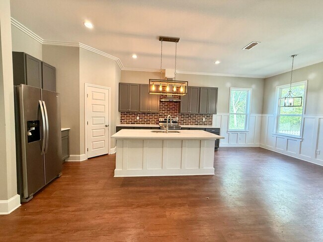1037 Stagecoach Bend