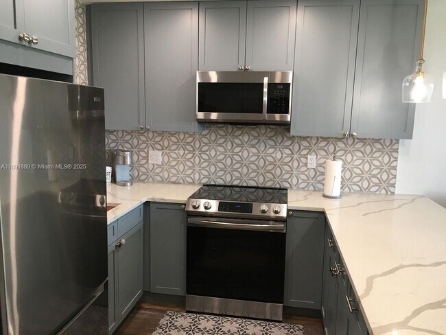 Photo - 240 Horizon W Unit 207