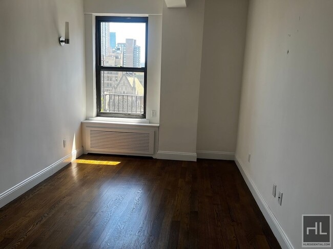 Photo - WEST 73 STREET Unidad 4B