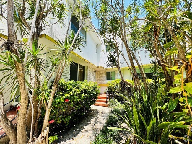 Building Photo - 6941 Bay Dr Unit A3 Rental