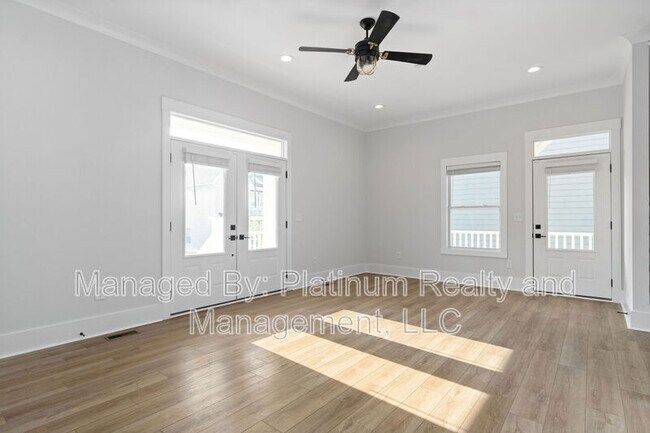 Photo - 386 Augusta Ave