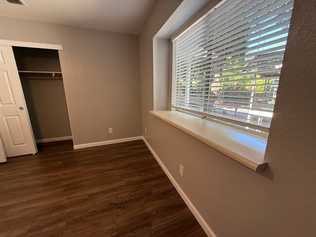 Photo - Redwood Cove Apartments