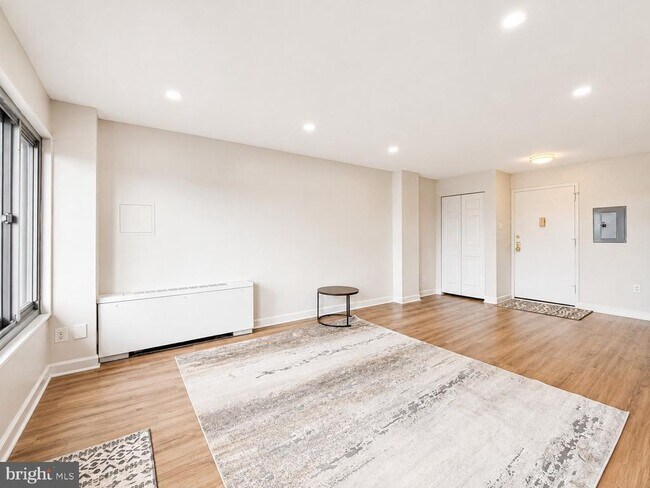 Photo - 5340 Holmes Run Pkwy Unit 1609