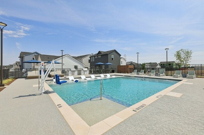 YardHomes Trailside Swimming Pool - YardHomes Trailside