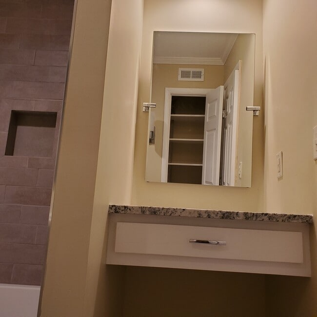 Photo - 303 Pleasant Dr