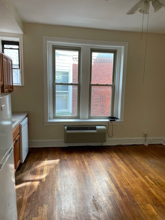 Photo - 4607-09 Cedar Ave.