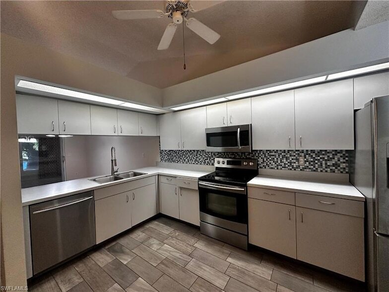 Photo - 902 McGregor Park Cir