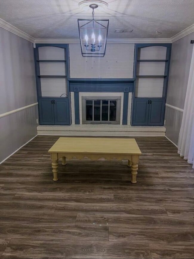 Building Photo - 130 Huntington Pl