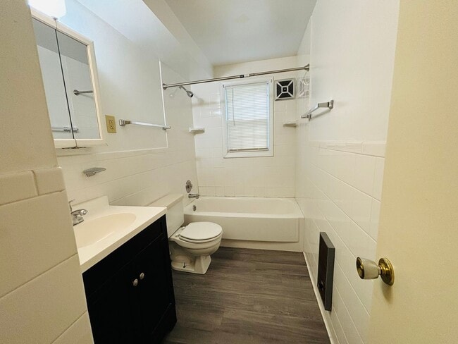 Photo - 1605 Lark Ln Unidad 4