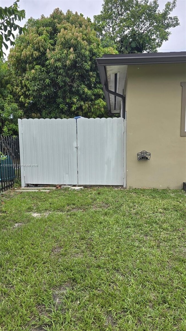 Photo - 11930 SW 187th St Unit 1