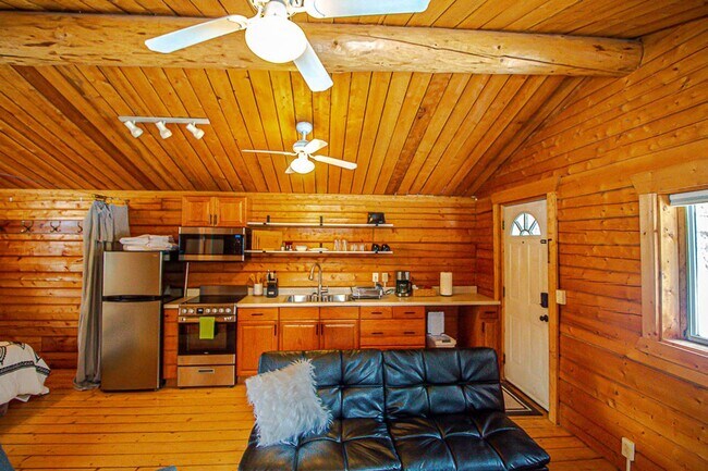 Photo - ALL Utilities Included! Dream Alaskan Stud...