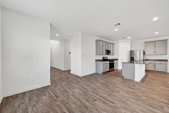 Photo - 31622 Whittis Hl Wy