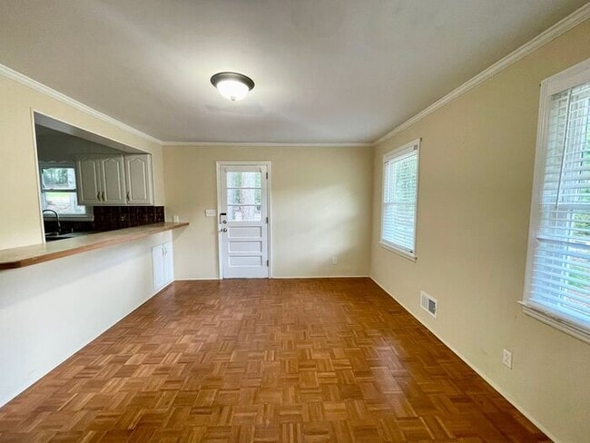 Photo - Lexington- Offering Self Guided Tour with ...