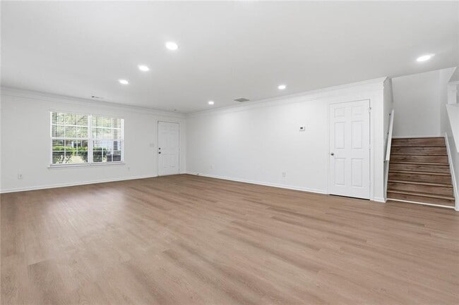 Photo - 3050 Centerglen Ln