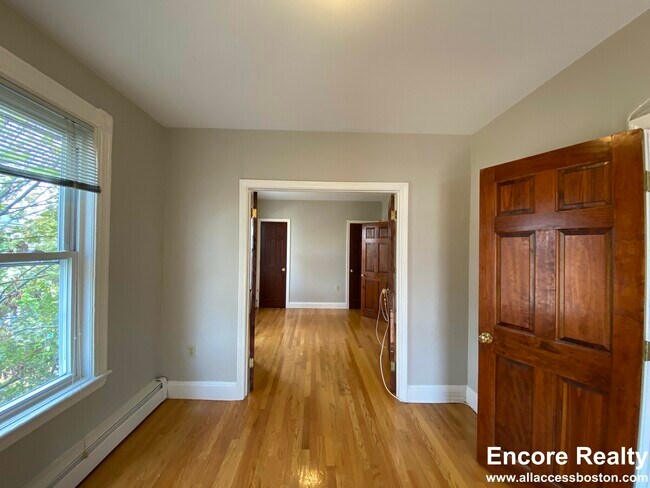 Photo - 350 Allston St Unidad 3