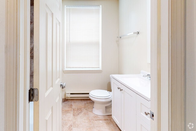 1BR, 1BA - 640SF