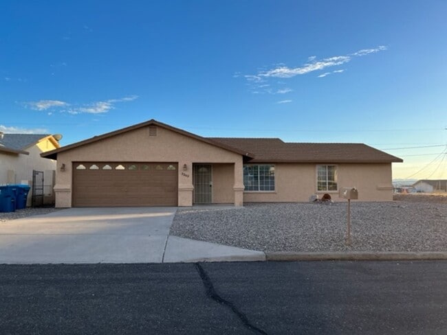 Building Photo - 3 Bedroom - 2 Bath Home
