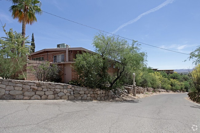 Catalina Foothills Lodge Apartments - Catalina Foothills Lodge Apartments