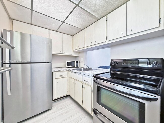 Photo - 8601 SW 68th Ct Unit 5