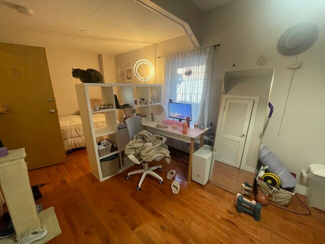 Photo - 437 Hanover St