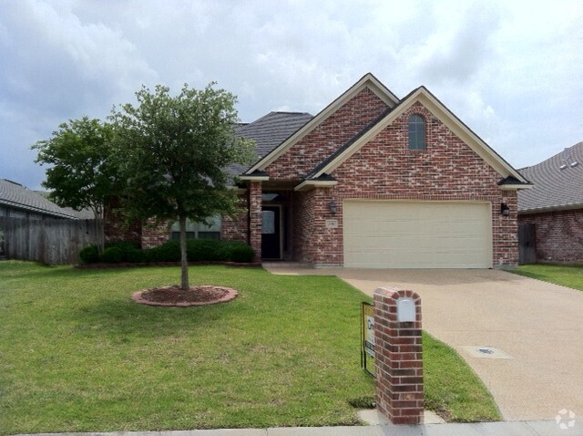 Building Photo - Beautiful 3/2 House in Edelweiss Subdivision!