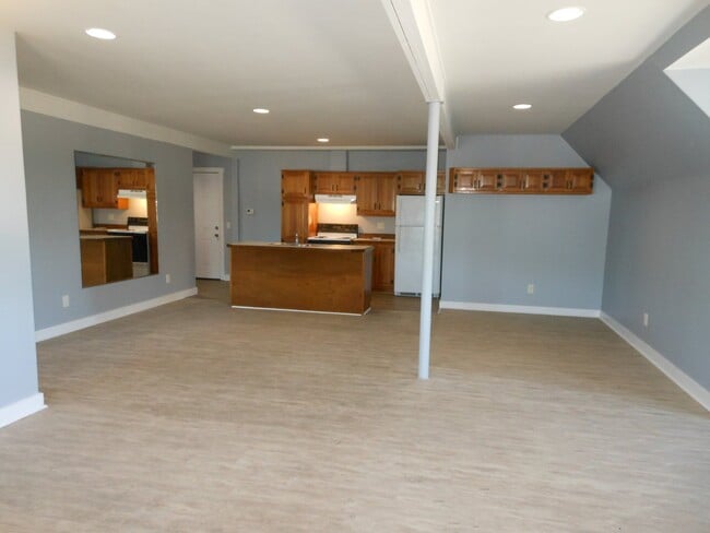 521 Main St Unit 04543