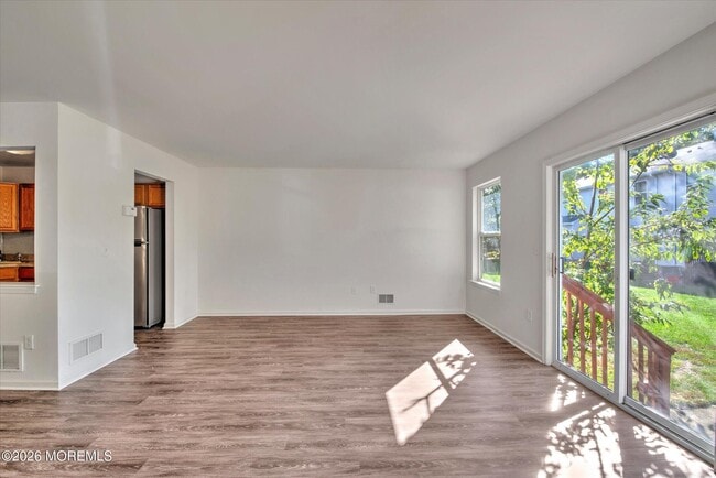 Photo - 6 Esplanade Way