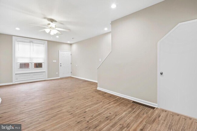 Photo - 1833 Fontain St