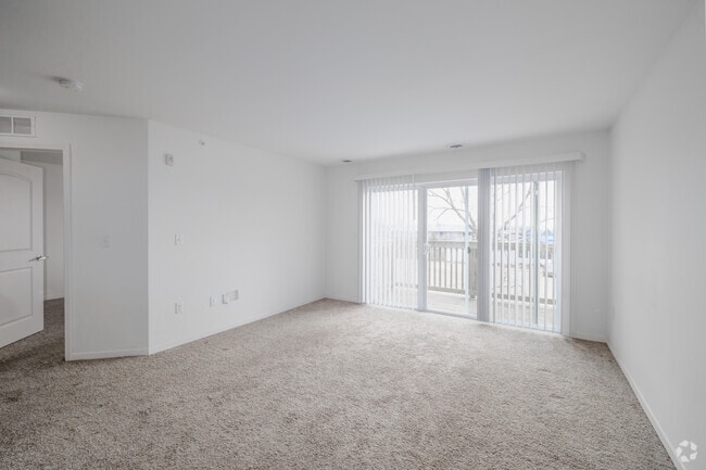 1BR, 1BA - 650SF - Living Room - Layton 1900