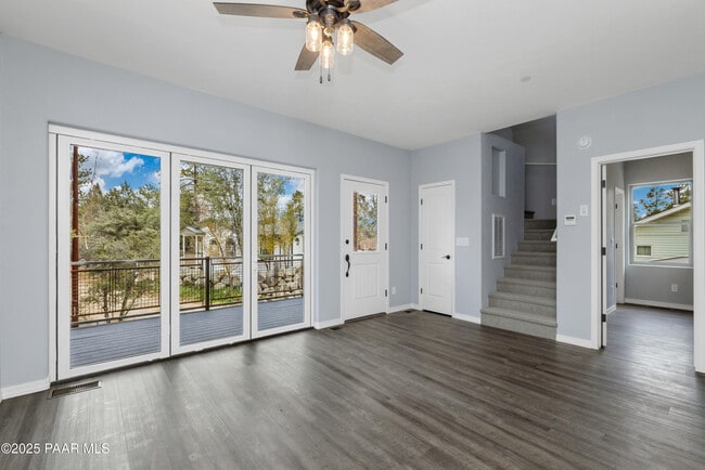 Photo - 305 Remington Trail