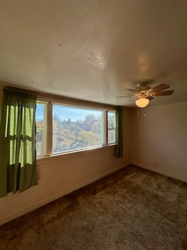 Charming 4 Bedroom Home! House Rental in Kalispell, MT