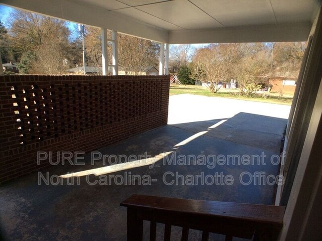 Photo - 128 Kensett Ave