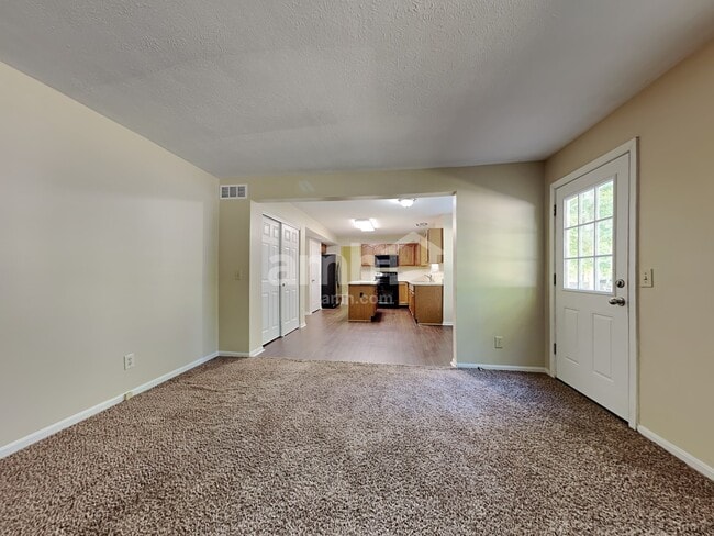 Photo - 532 Sugar Maple Ct