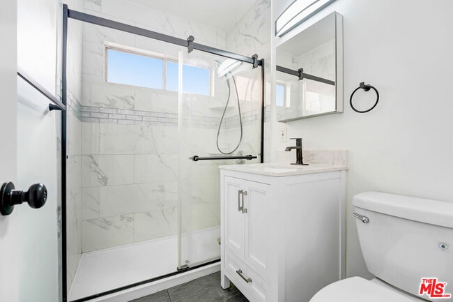 Photo - 317 S Kenmore Ave Unidad 16