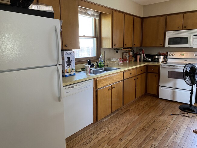 Photo - 3828 79th St