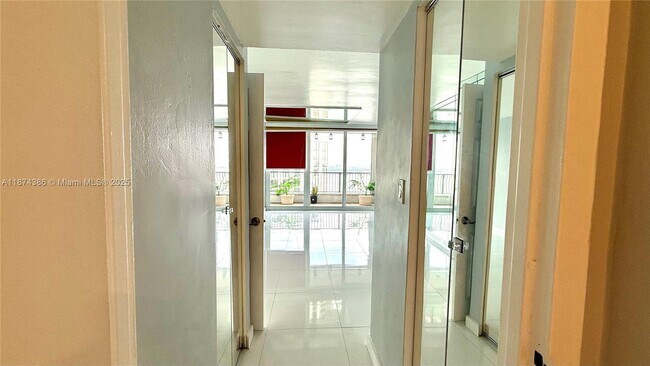 Photo - 555 NE 15th St Unit 31D