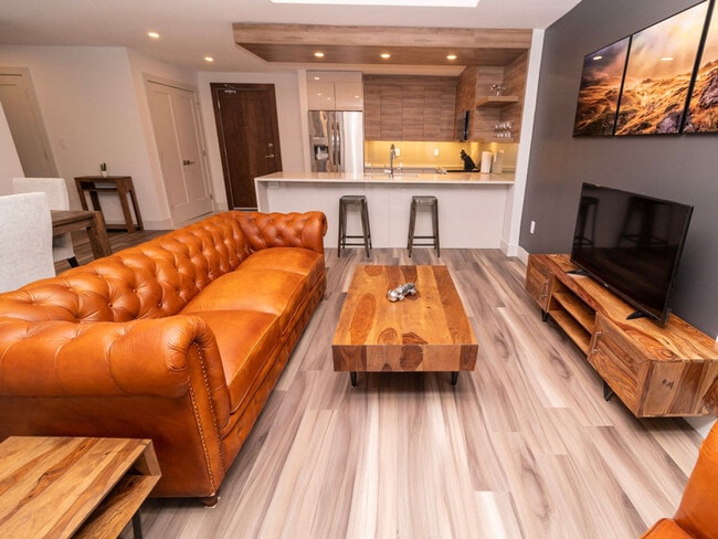 Building Photo - 5515 Clyde St.