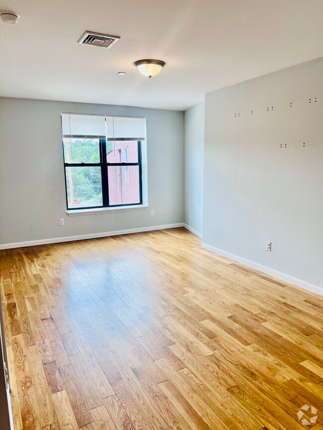 Building Photo - 143 Main St Unit 3E Rental