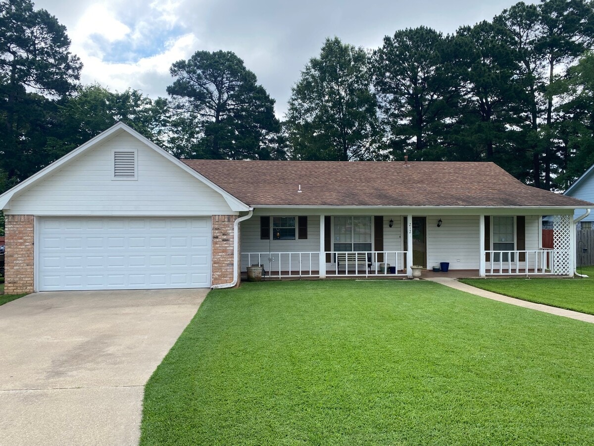 Photo - 212 Woodmont St