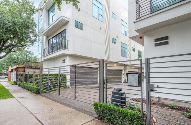 Photo - 1004 California St Unit 402