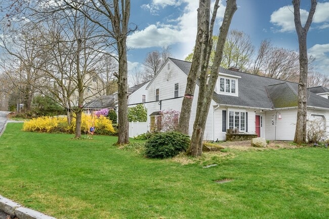 Building Photo - 10 Homeward Ln Unit 10