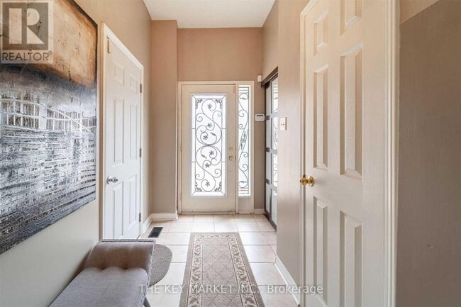 Photo - 2350 Britannia Rd W