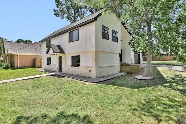 Photo - 101 April Point Pl