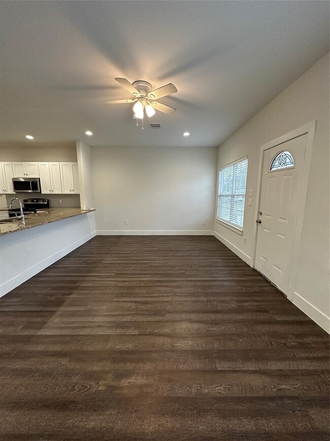 Photo - 9302 Bean St